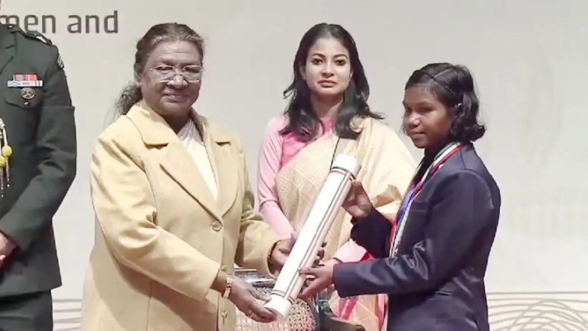 Hembati_Nag_of_Kondagaon_was_honored_by_the_President_1735199454