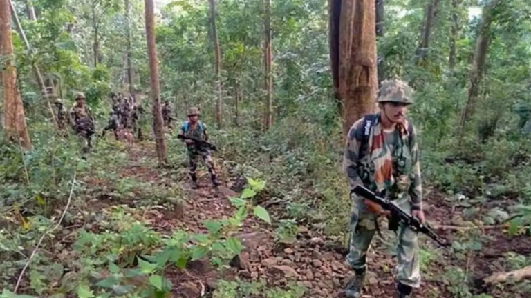 Jawans_on_anti_naxal_operation_1744437334